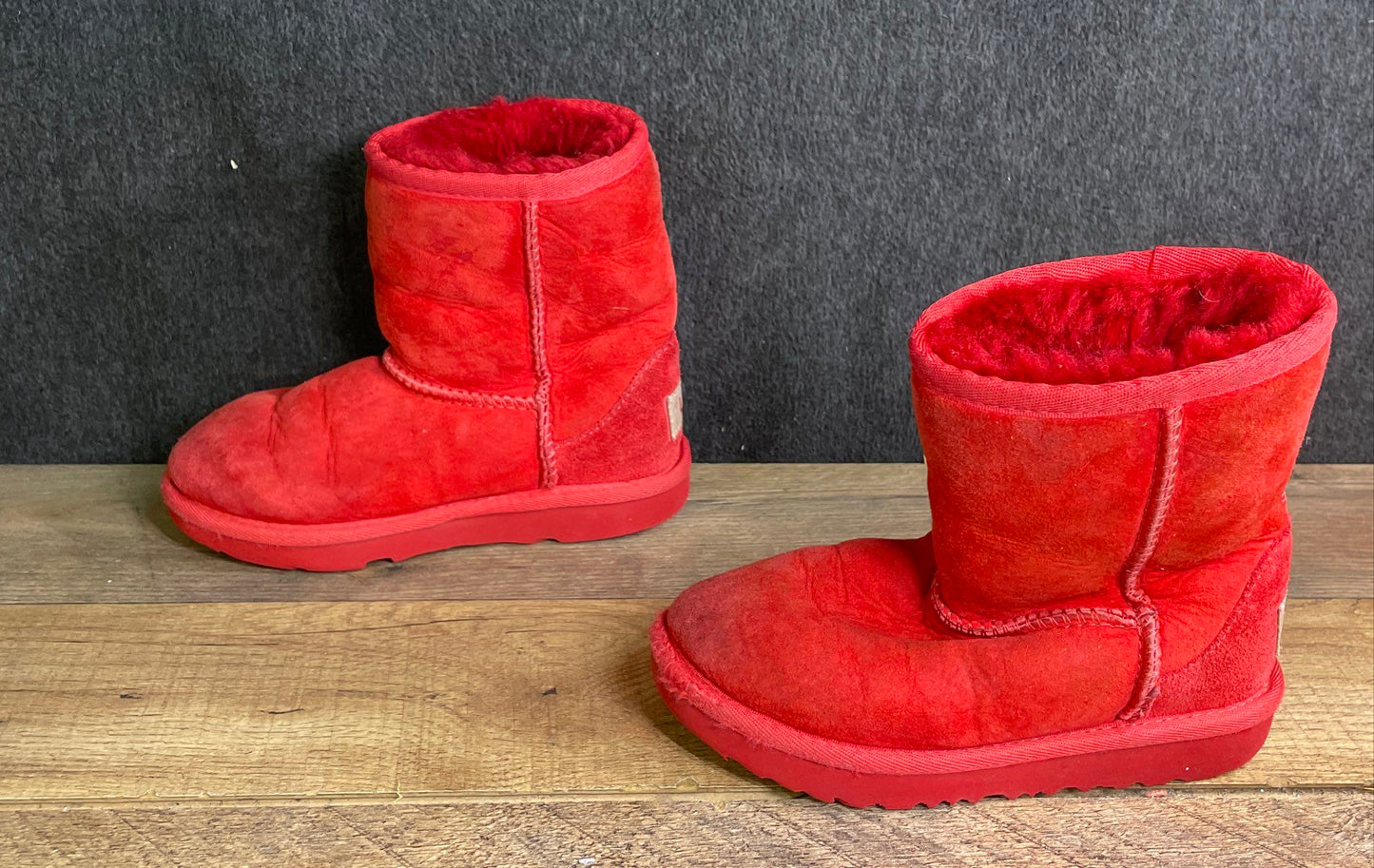 UGG Classic Short II Red Kids Suede Sheepskin Boots Size 10