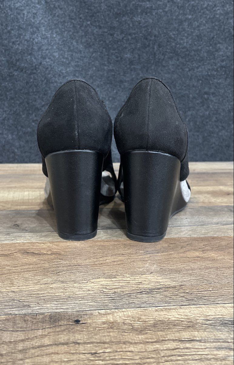 Life Stride Soft System Black Perforated Peep Toe Wedge Sandals Size 7.5M
