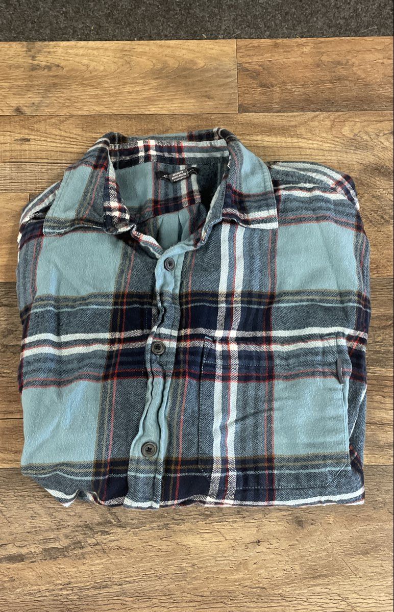 Eddie Bauer Men's Blue Plaid Flannel Long Sleeve Button Down Shirt Size L