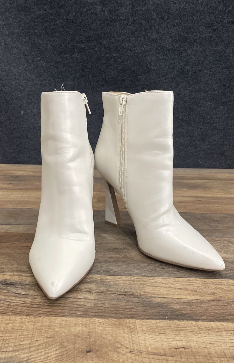 Nine West White Pointed Toe High Stiletto Heel Ankle Boots Size 8M