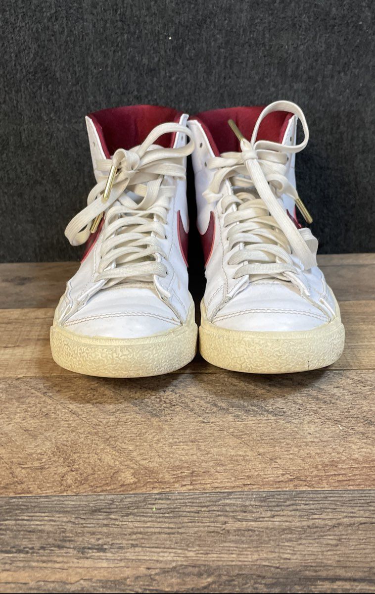 Nike Blazer Mid '77 Vintage White Burgundy Star Gold Detail Shoes Size 6
