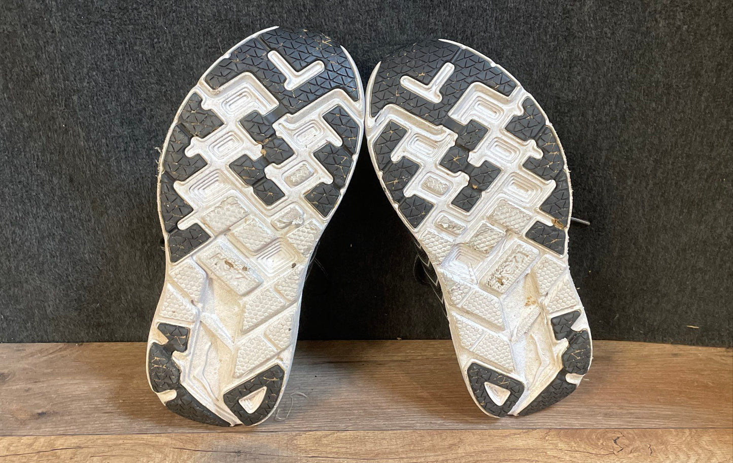 Hoka One One Clifton 4 Black White Women's Running Shoes Size 8