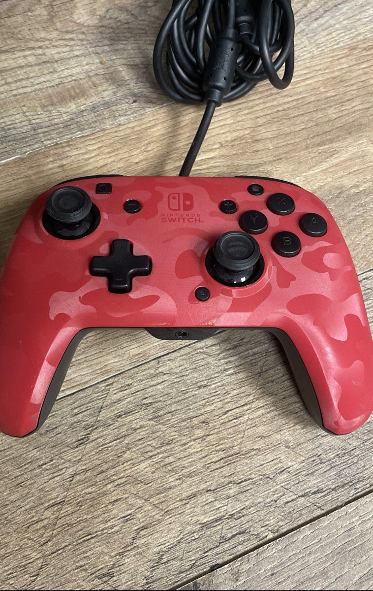 PDP Faceoff Wired Pro Controller & 2 Travel Cases Lot for Nintendo Switch