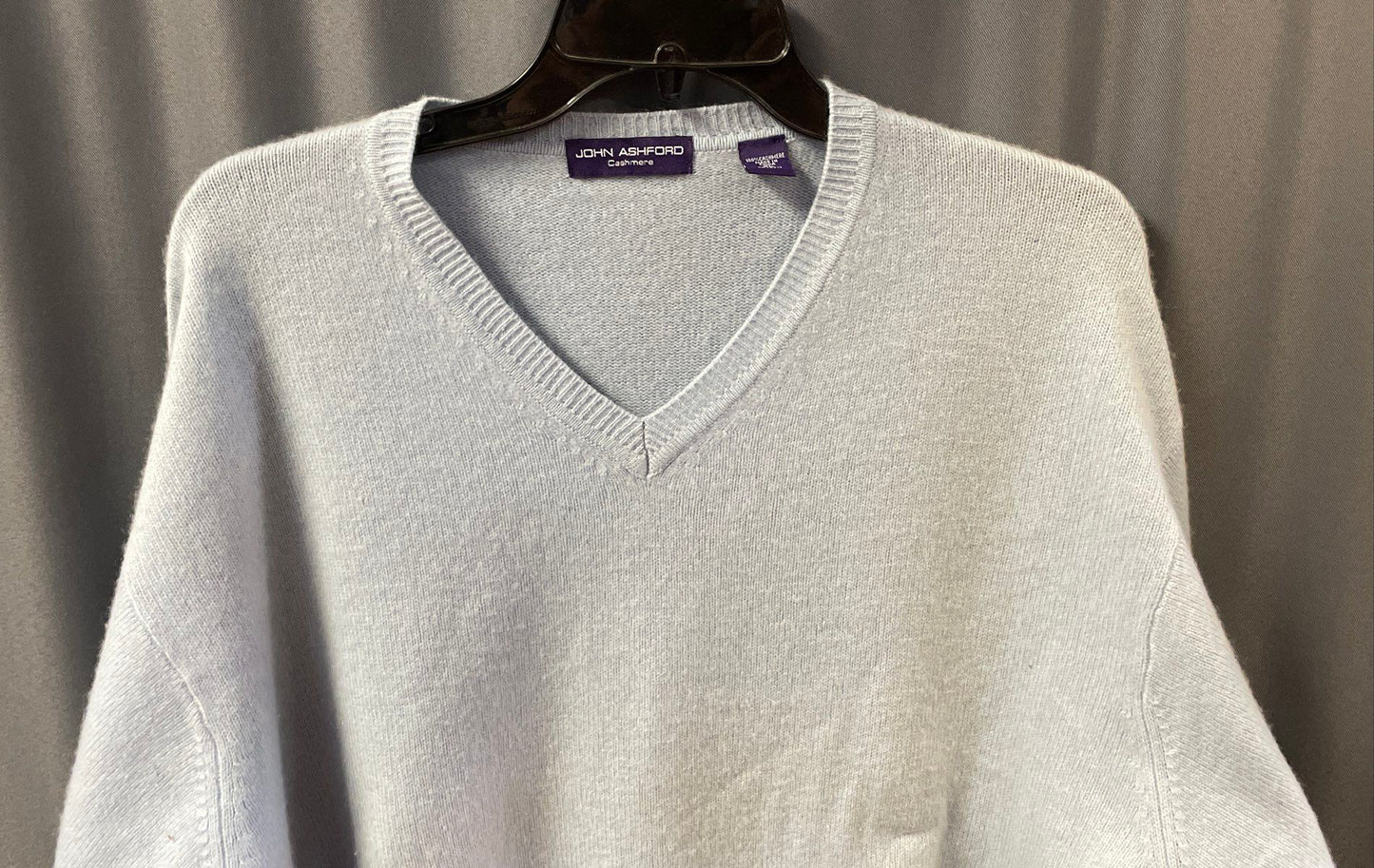 John Ashford Men's Light Blue 100% Cashmere V-Neck Sweater Size XL