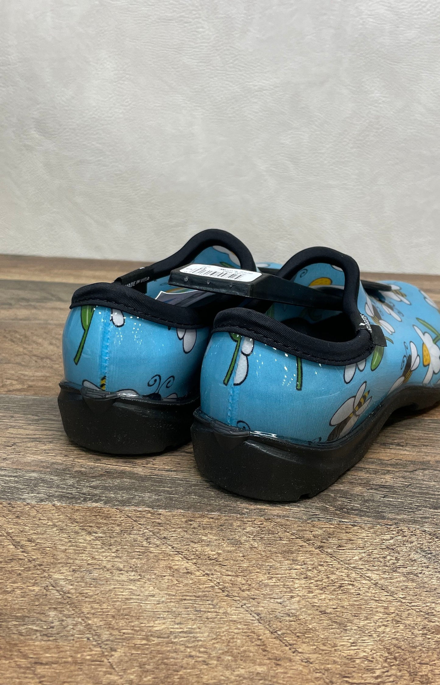 Sloggers Bee Blue Daisy Bumblebee Waterproof Garden Clogs Women's Size 6 NWT