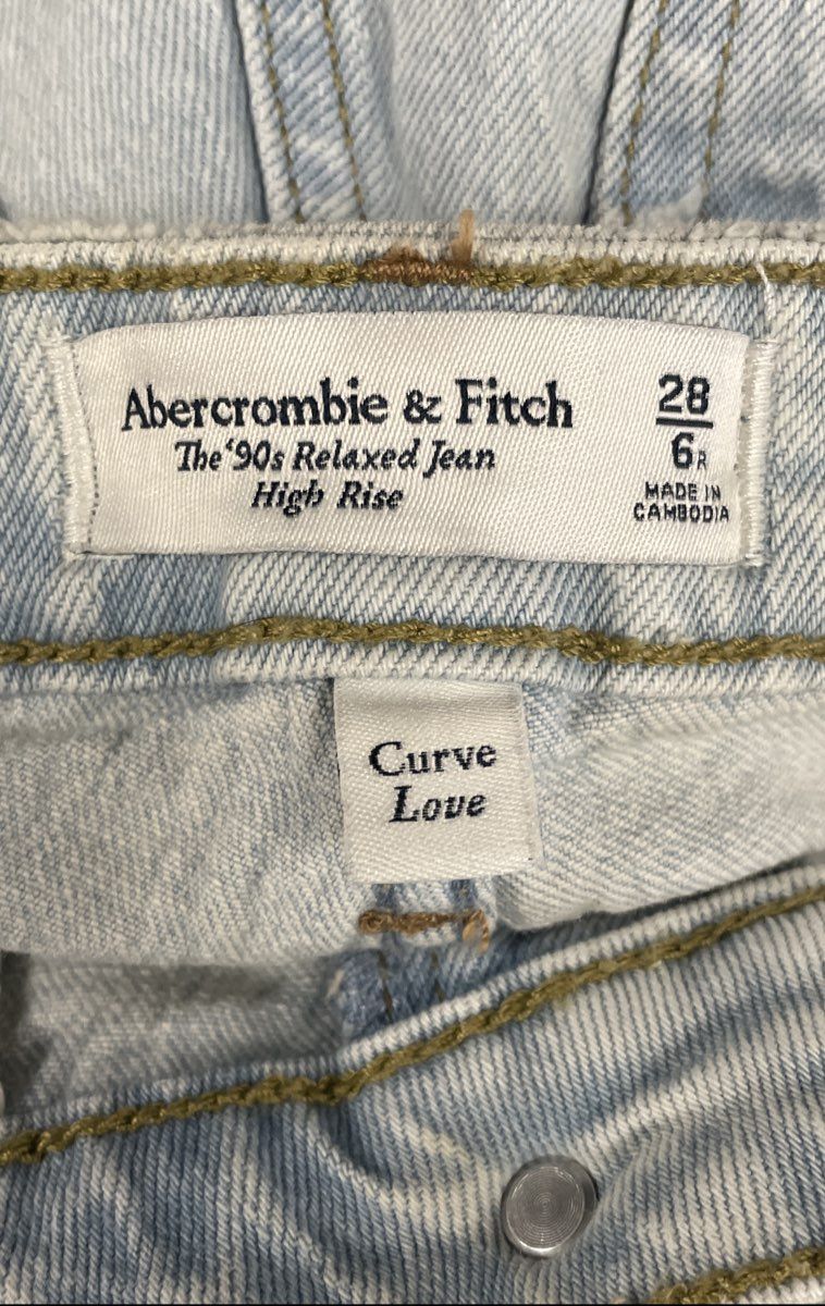Abercrombie & Fitch Women's 90s Relaxed Curve Love High Rise Light Wash Sz 6R