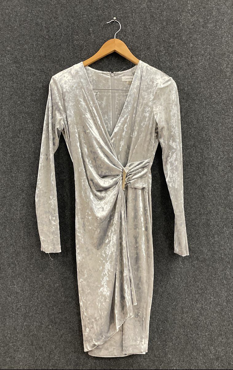 Calvin Klein Women's Silver Crushed Velour Wrap V-Neck Cocktail Dress Sz 2