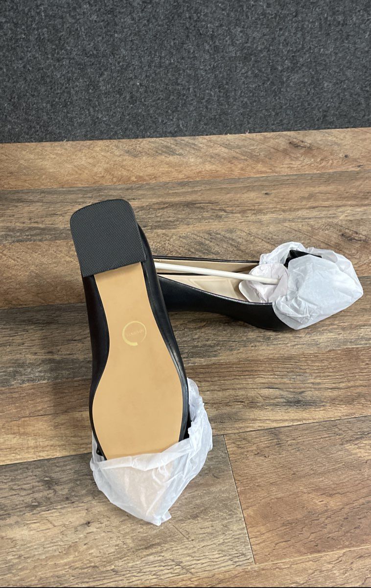 Journee Collection Ophelia Black Pointed Toe Bow Pump Flats DS Size 9