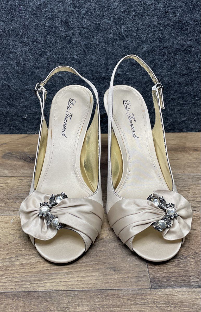 LuLu Townsend Champagne Satin Bejeweled Bow Open Toe Slingback Heels Size 9.5