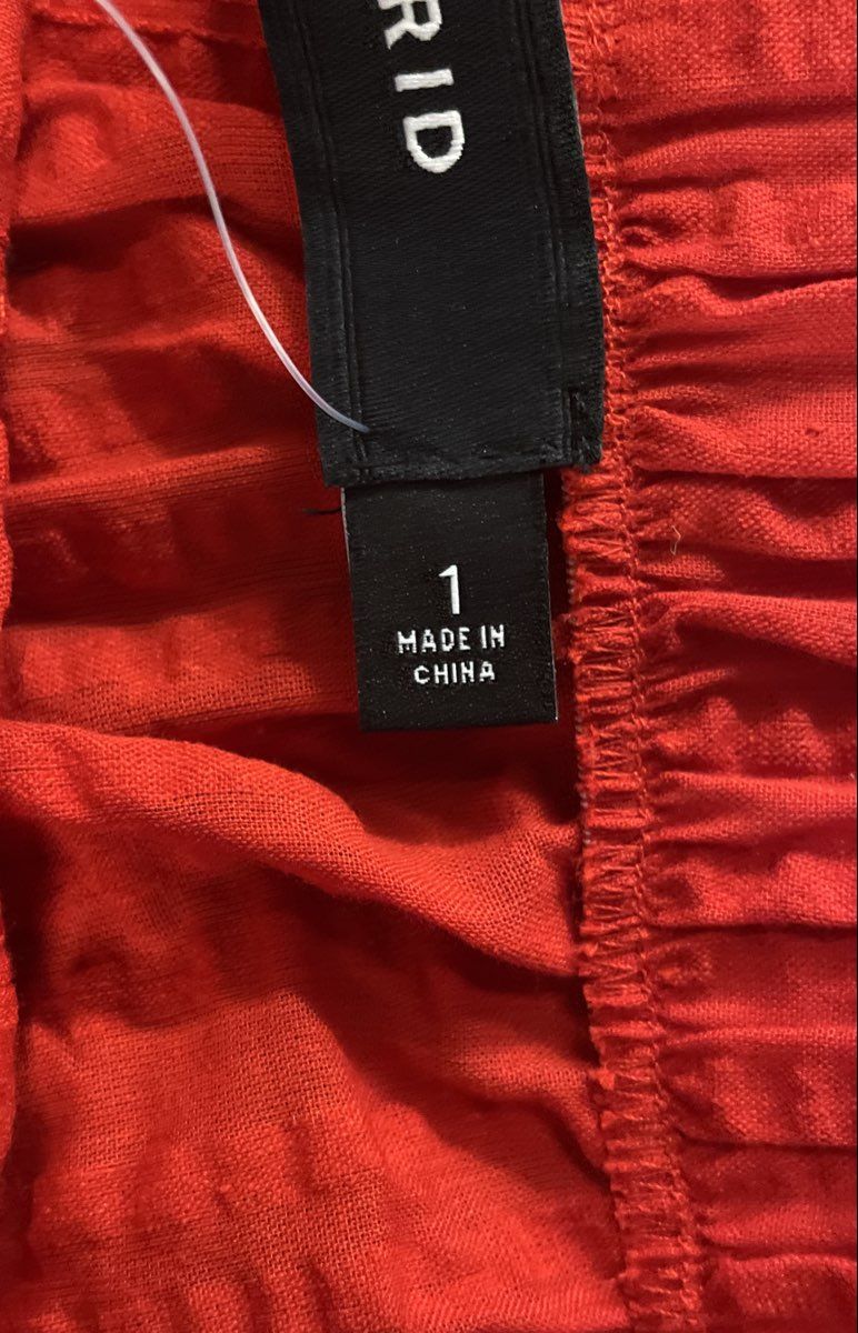 Torrid Women's Red Seersucker Shorts Elastic Waist Button Detail Sz 1 14-16 NWT