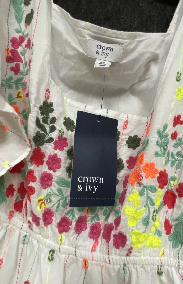 Crown & Ivy Women's White Floral Embroidered Flutter Sleeve Peplum Top NWT 2X