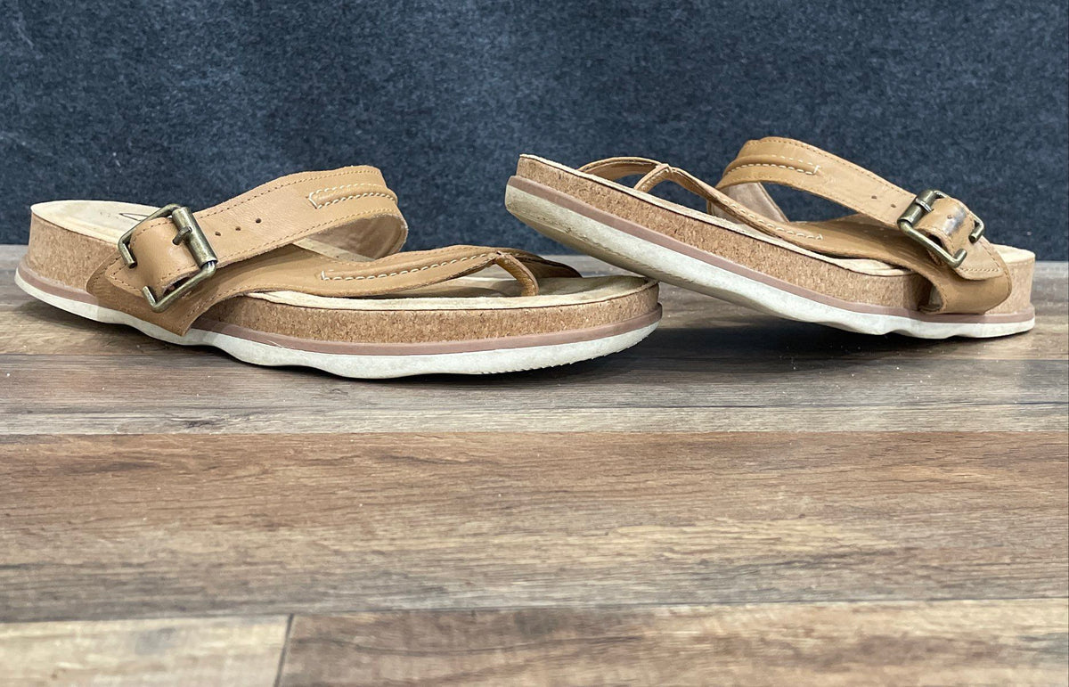 Clarks Collection Brown Toe Loop Slide Sandals Women's Size 11M