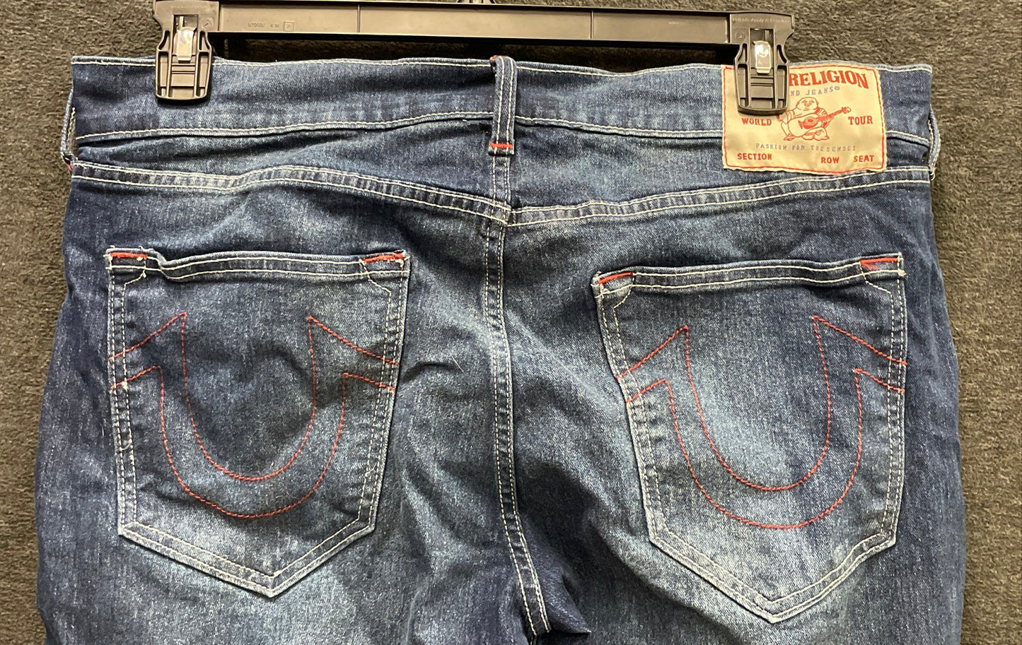 True Religion Men's Rocco Relaxed Skinny Blue Wash Red Horseshoe Stitch Jeans 34