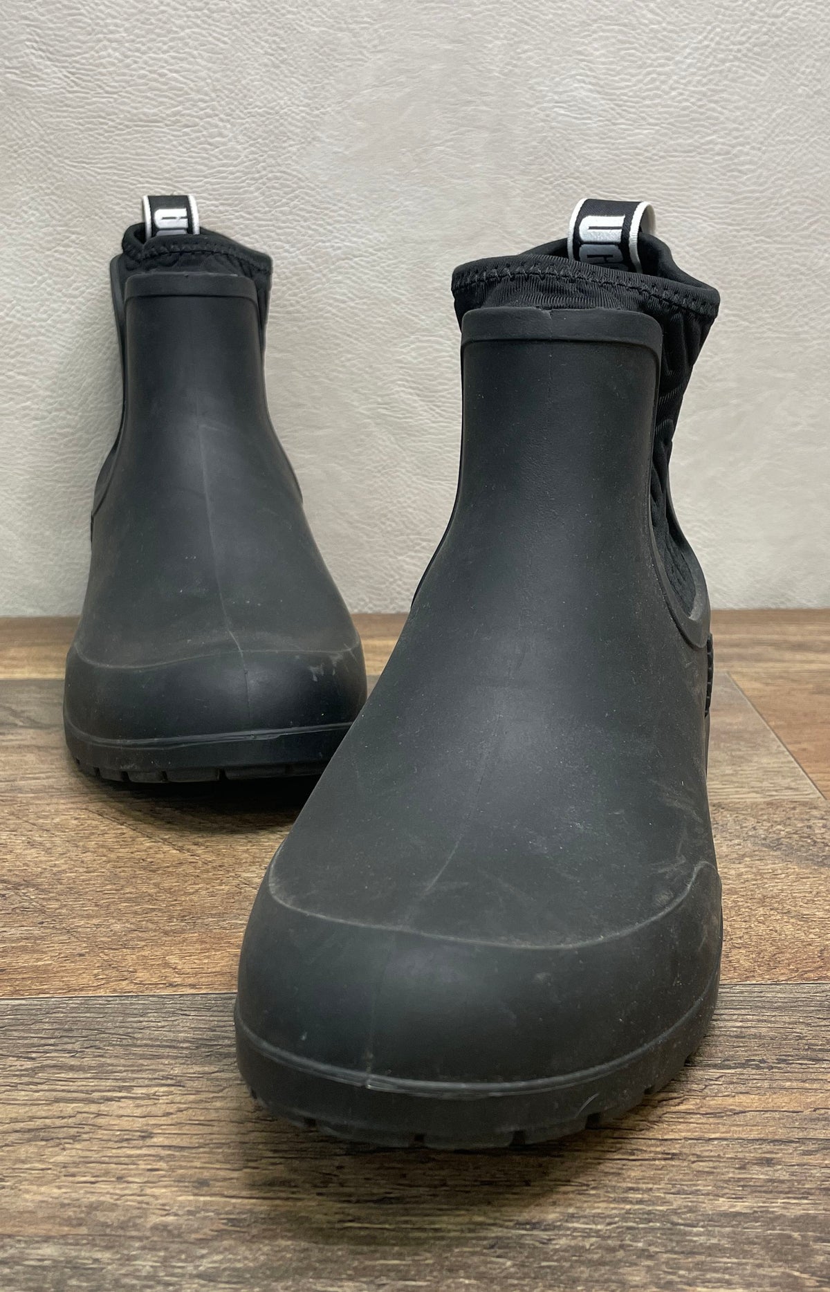 UGG Chevonne Black Waterproof Chelsea Rain Boots Women's Size 7