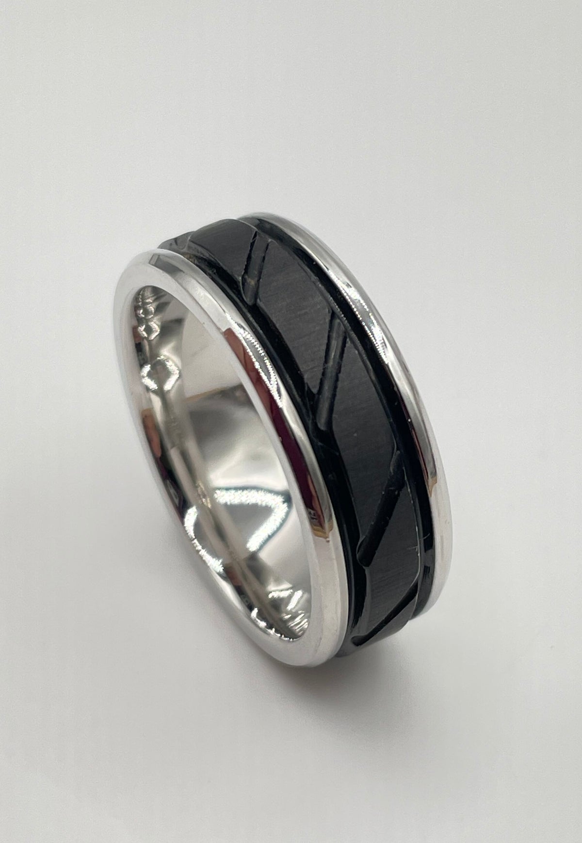 Benchmark Forge Collection Black & White Cobalt Chrome The Ridge Men's Ring 9.3g