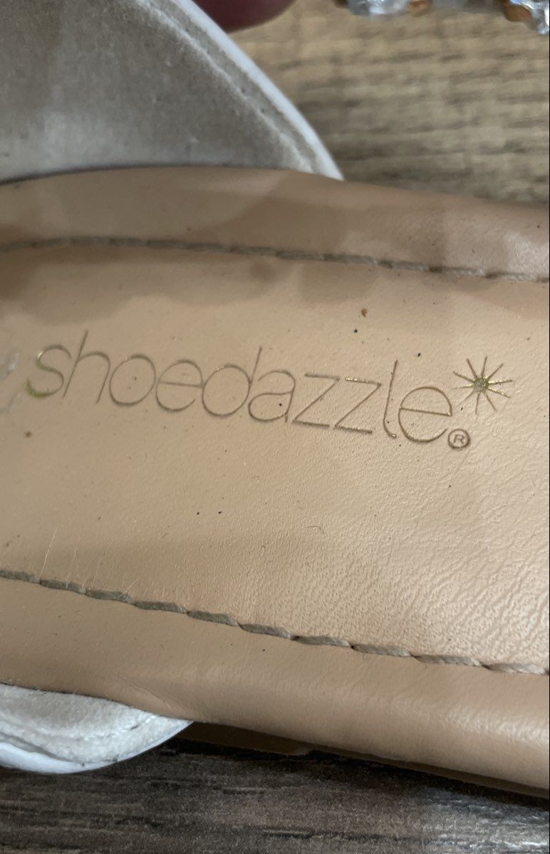 ShoeDazzle Celle White Jeweled Rhinestone T-Strap Flat Sandals Size 10