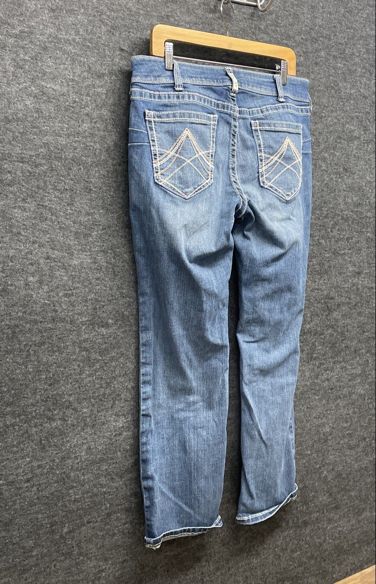 Ariat Women's REAL Denim Blue Medium Wash Embroidered Back Pocket Jeans Sz 32S