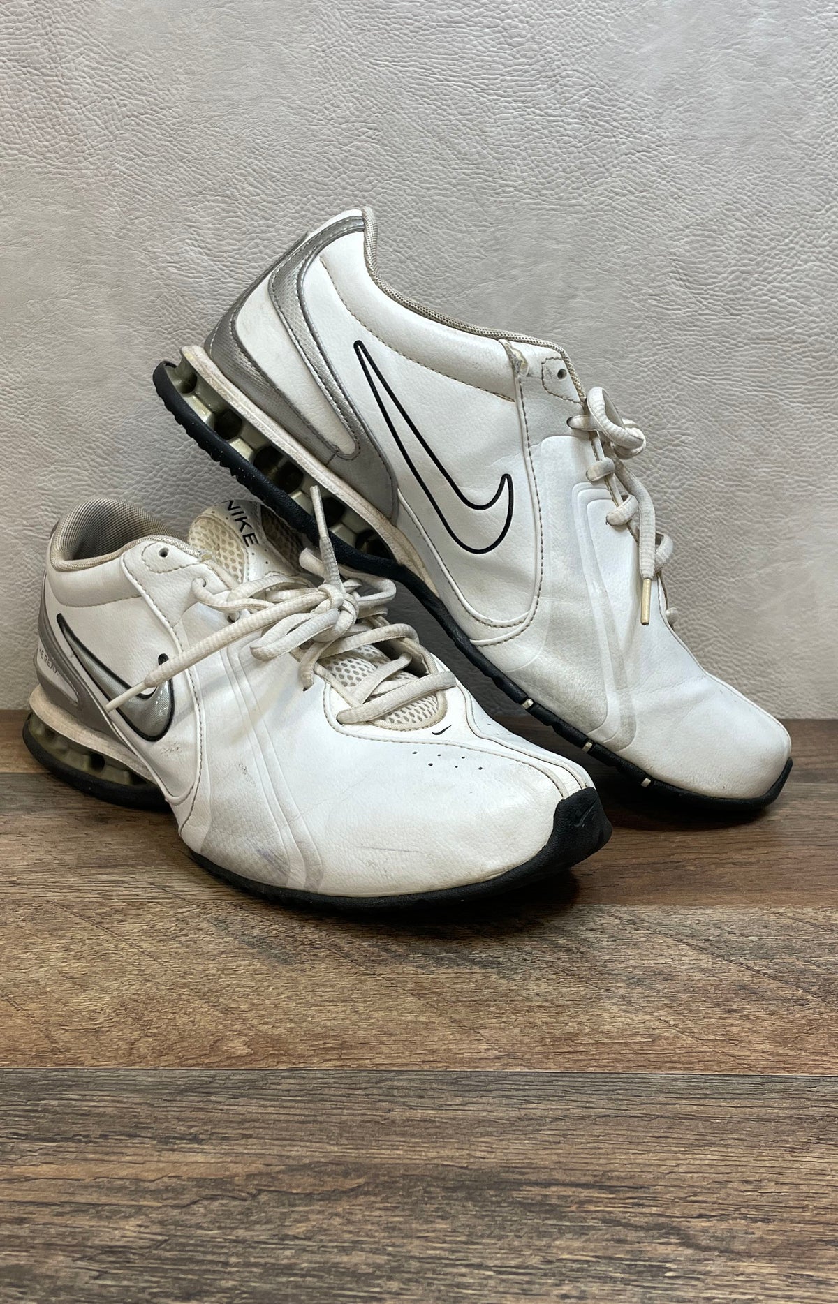 Nike Reax White Metallic Silver Training Running Shoes 333765-101 Size 9.5