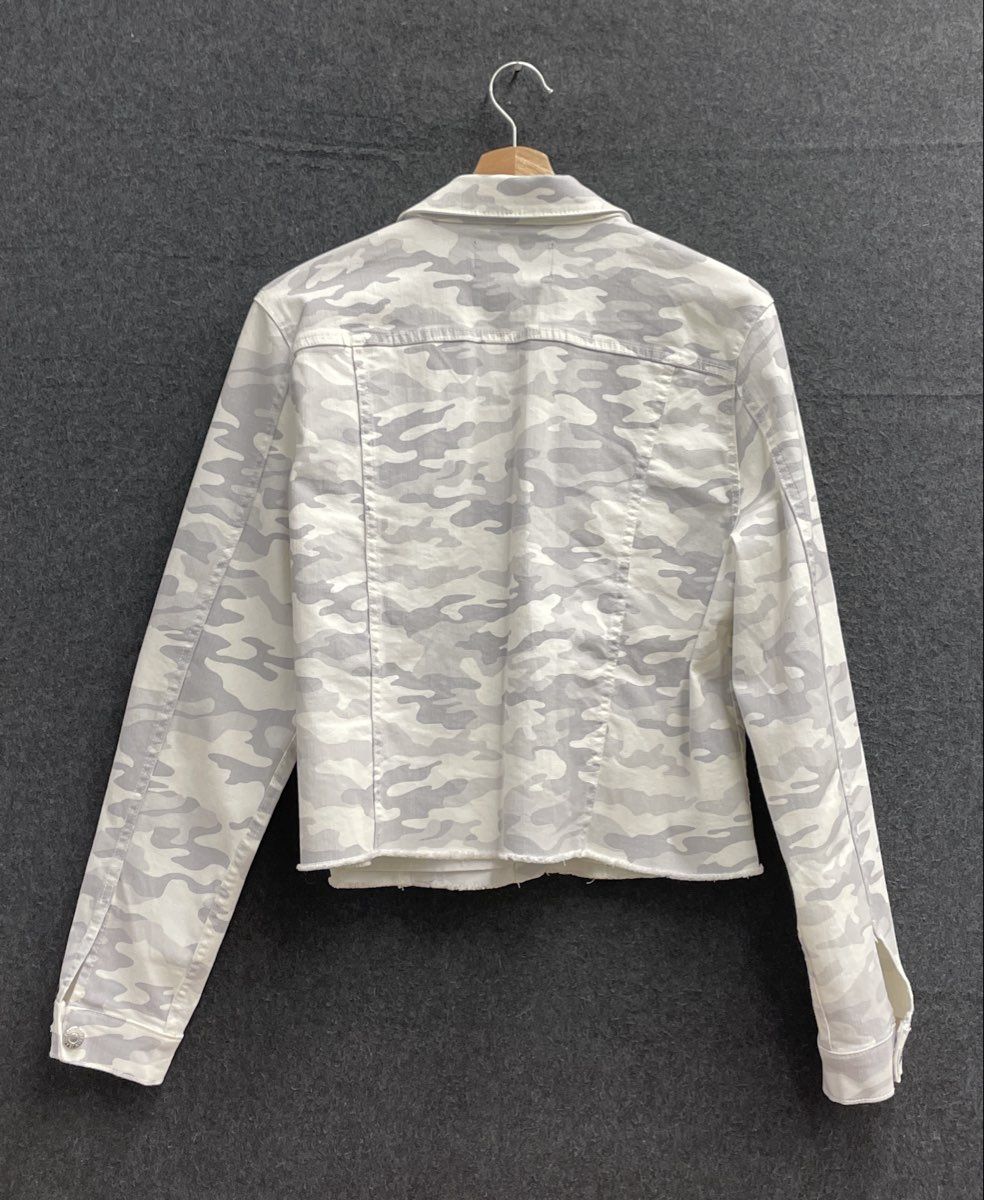 Calvin Klein Jeans Women's Grey White Camo Denim Jacket Raw Hem Sz L