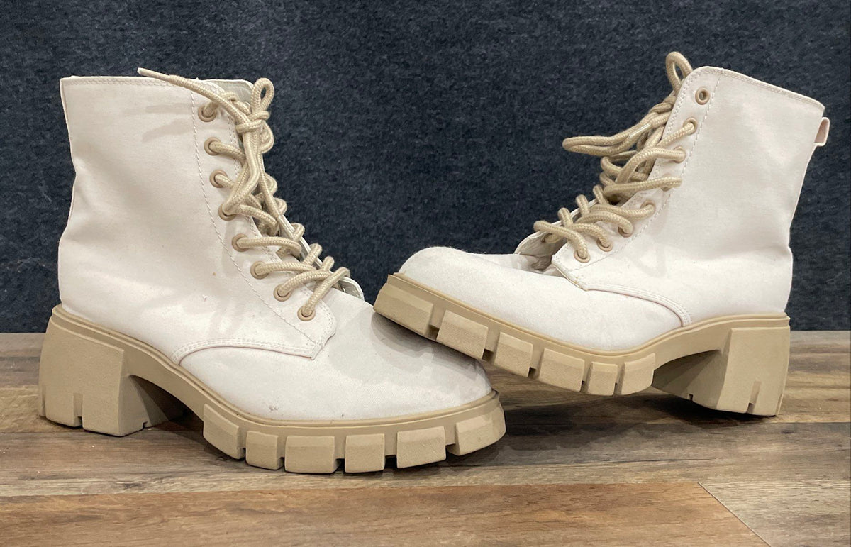 Universal Thread White Canvas Lug Sole Combat Boots Women's Size 10
