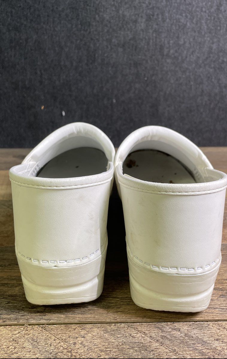 Dansko Professional White Box Leather Women's Clogs Size 41