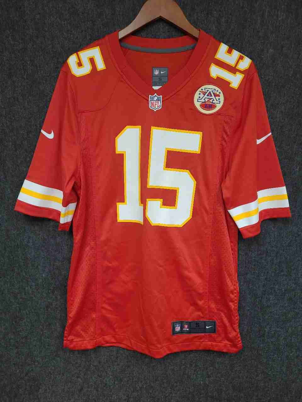 Nike Men's Kansas City Chiefs Patrick Mahomes 15 Red Football Jersey Size S