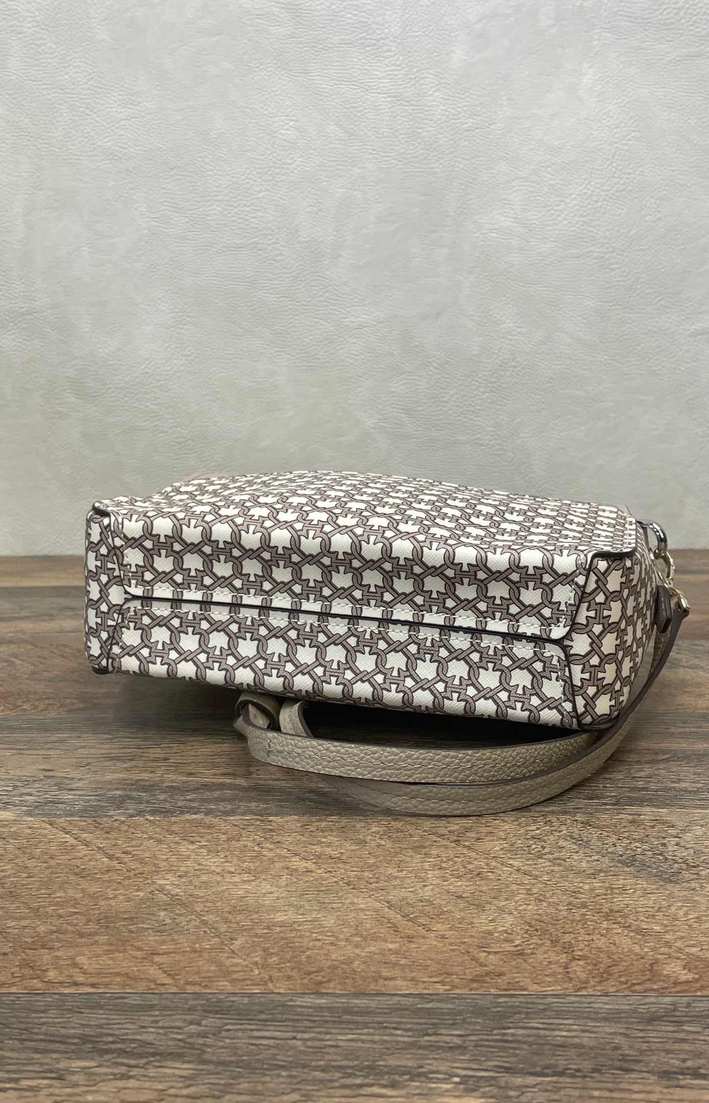 Kate Spade New York Beige Spade Link Crossbody Camera Bag Silver Hardware