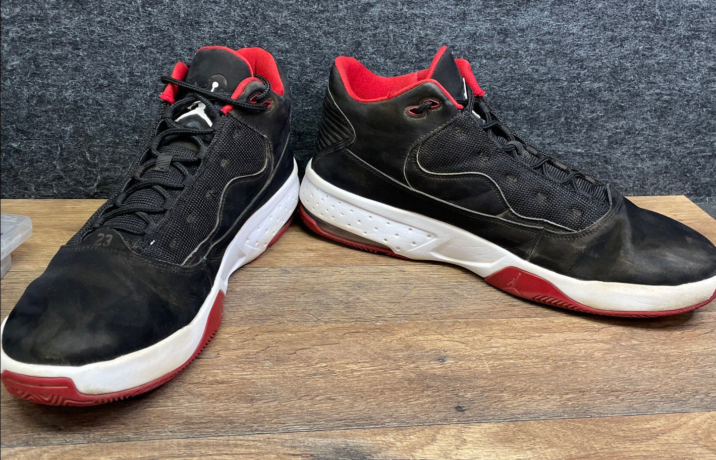 Nike Air Jordan Max Aura 2 Black Gym Red White Basketball Sneakers Size 13