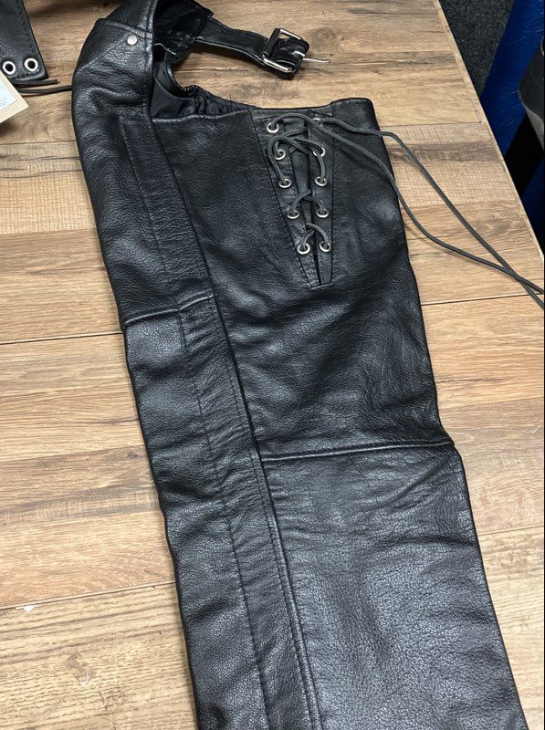 Milwaukee Leather Men's Black Full Grain Leather Motorcycle Chaps NWT Sz M