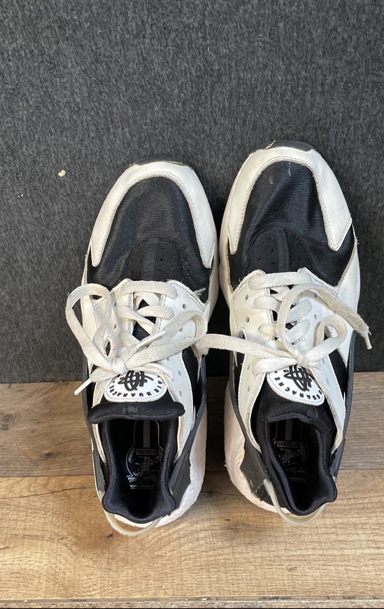 Nike Air Huarache White Black Women's Sneakers Size 8
