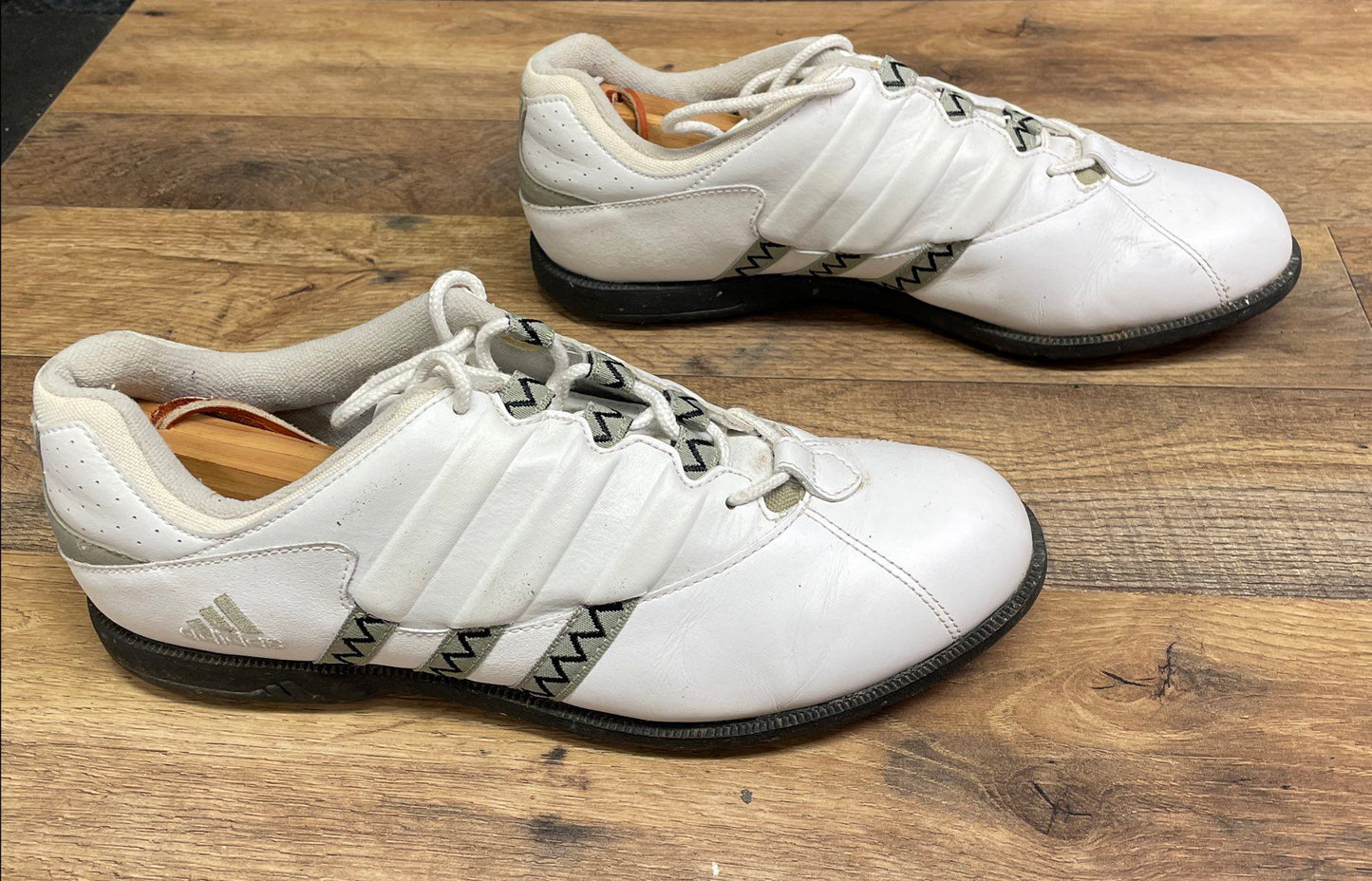 Vintage 1998 Adidas 075312 White Gold Spiked Leather Golf Shoes Men's Size 9.5