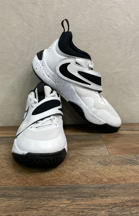 Nike Team Hustle D 11 White Black Speckle Basketball Shoes Size 7Y