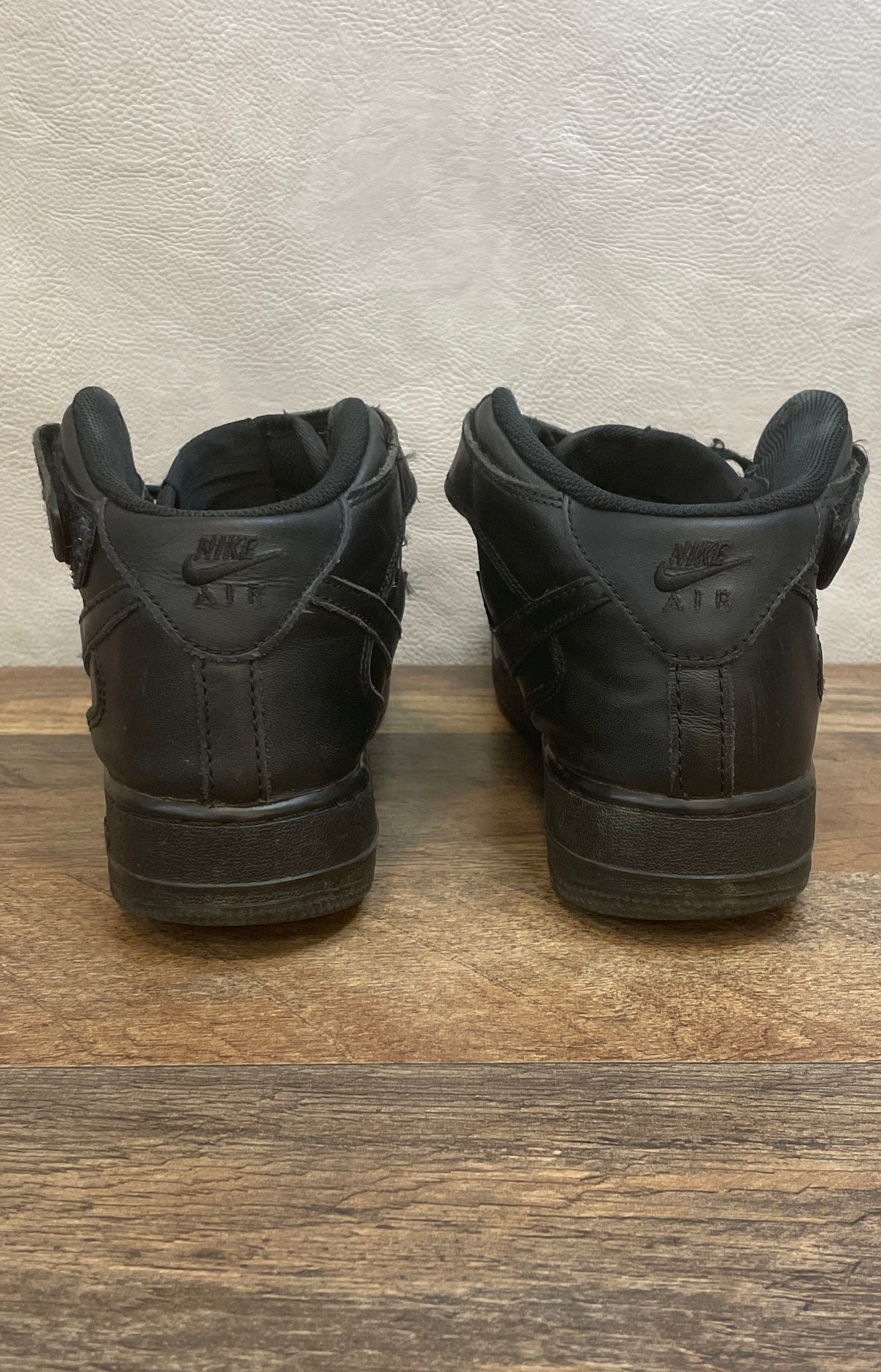 Nike Air Force 1 Mid '07 Triple Black Leather Sneakers Men's Size 8.5