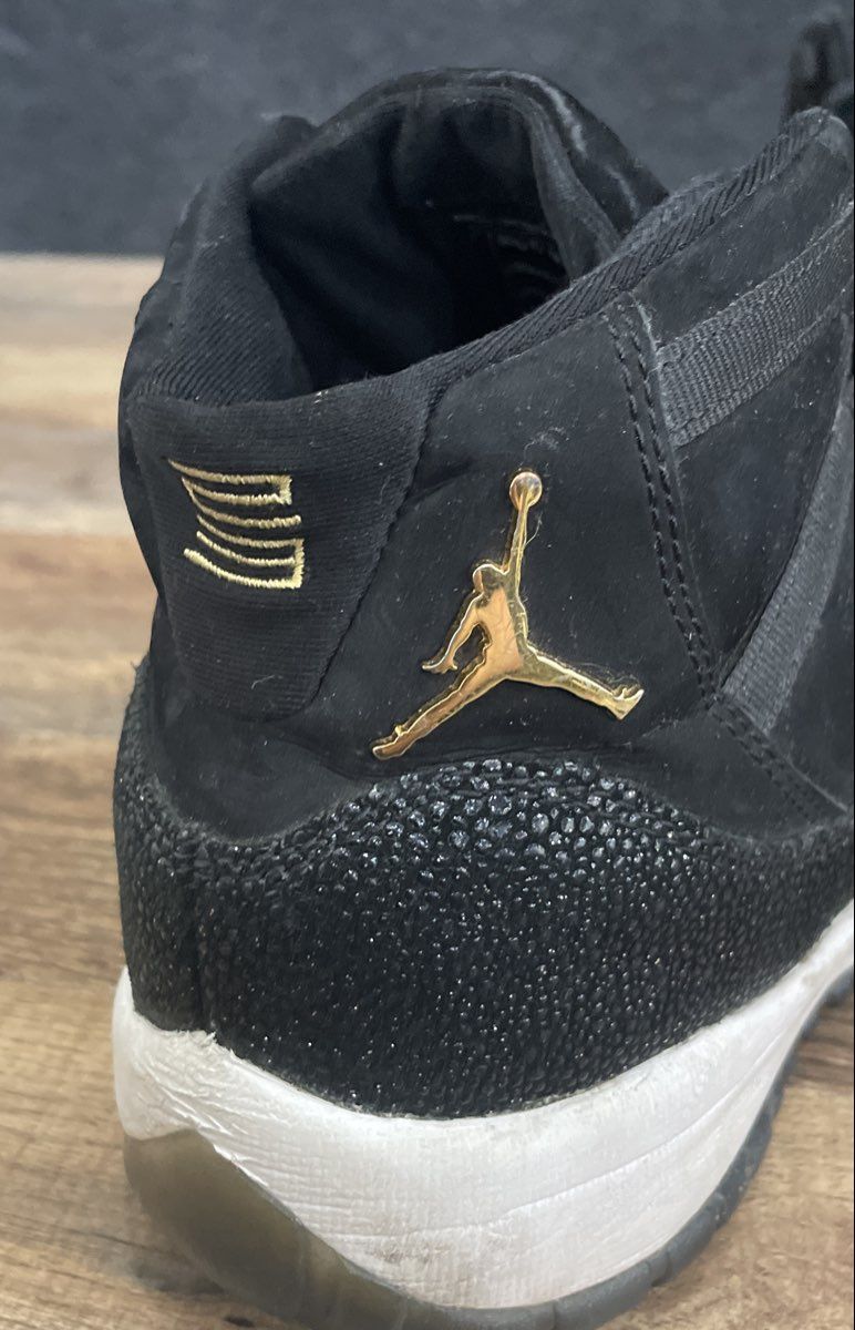 Air Jordan 11 Retro Heiress Black Metallic Gold Youth GS Size 6.5Y