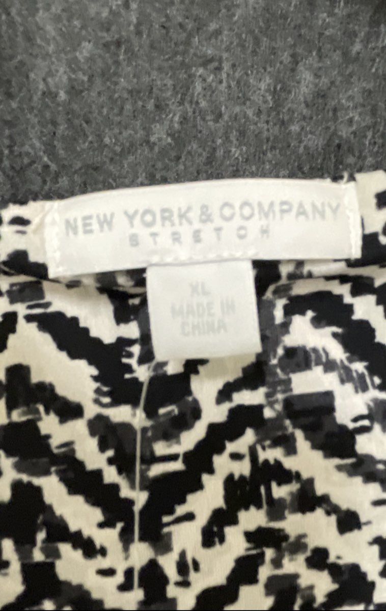 New York & Company Women's Black White Chevron Faux Wrap Dress Ruched Sz XL NWT