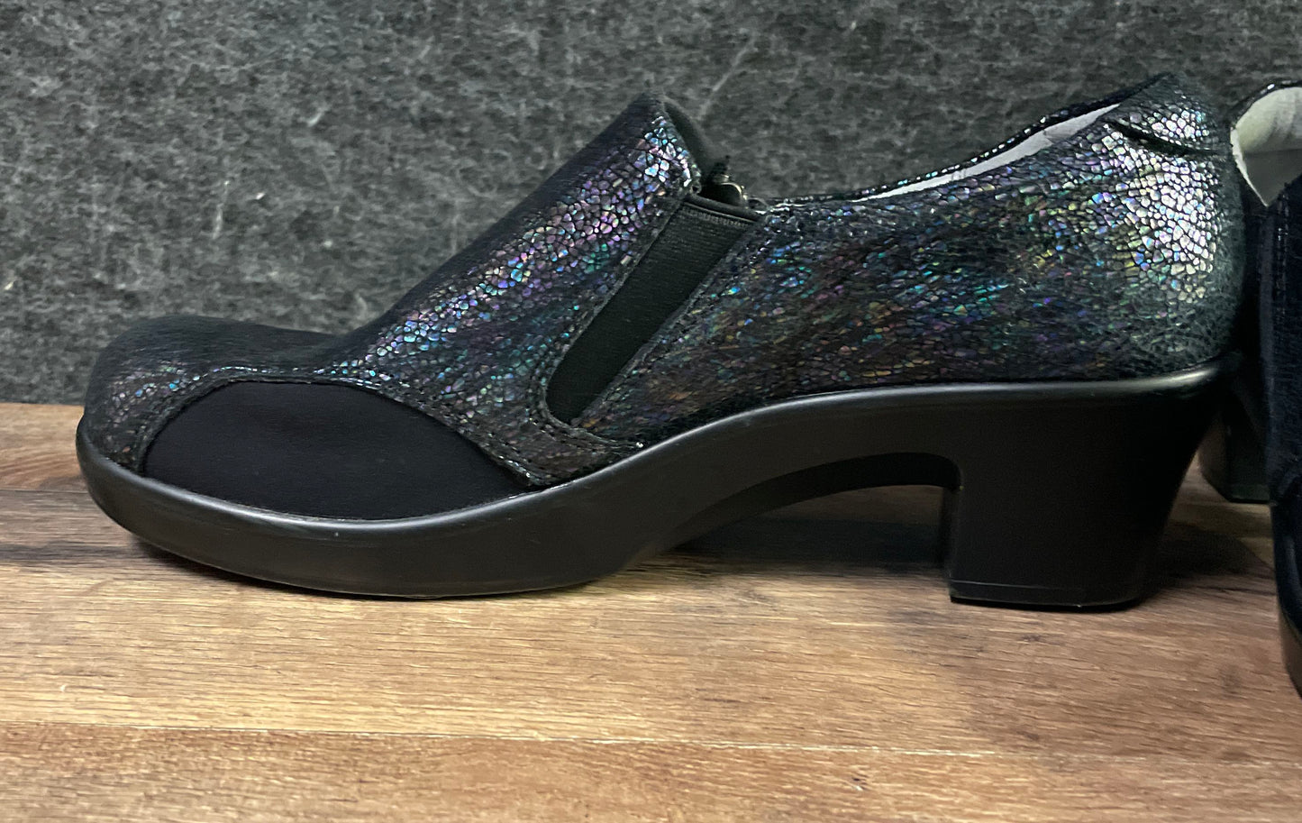 Alegria Haylie HAY-490 Iridescent Black Textured Leather Heeled Clogs Size 39
