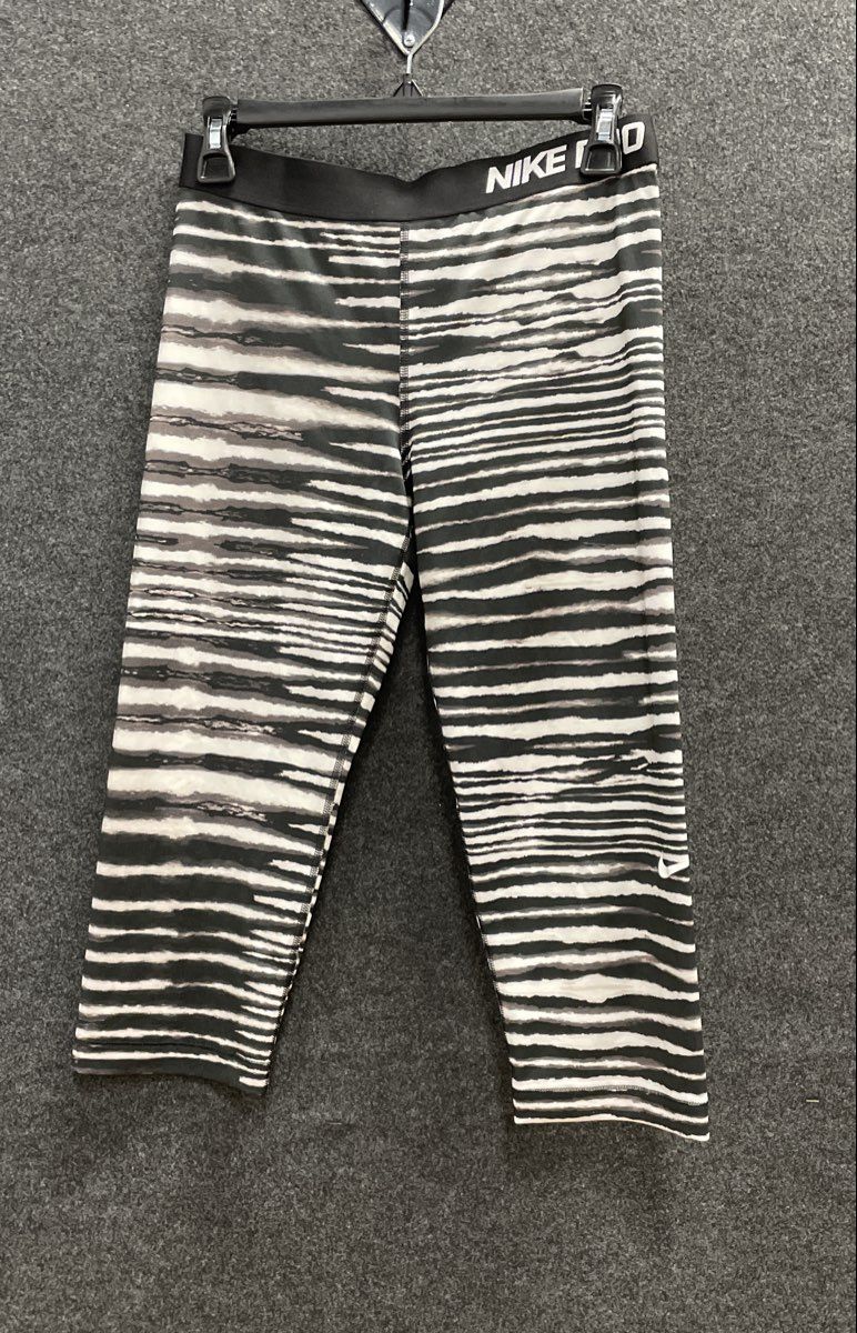 Nike Women's Nike Pro Capri Leggings Black White Zebra Stripe Print Sz L