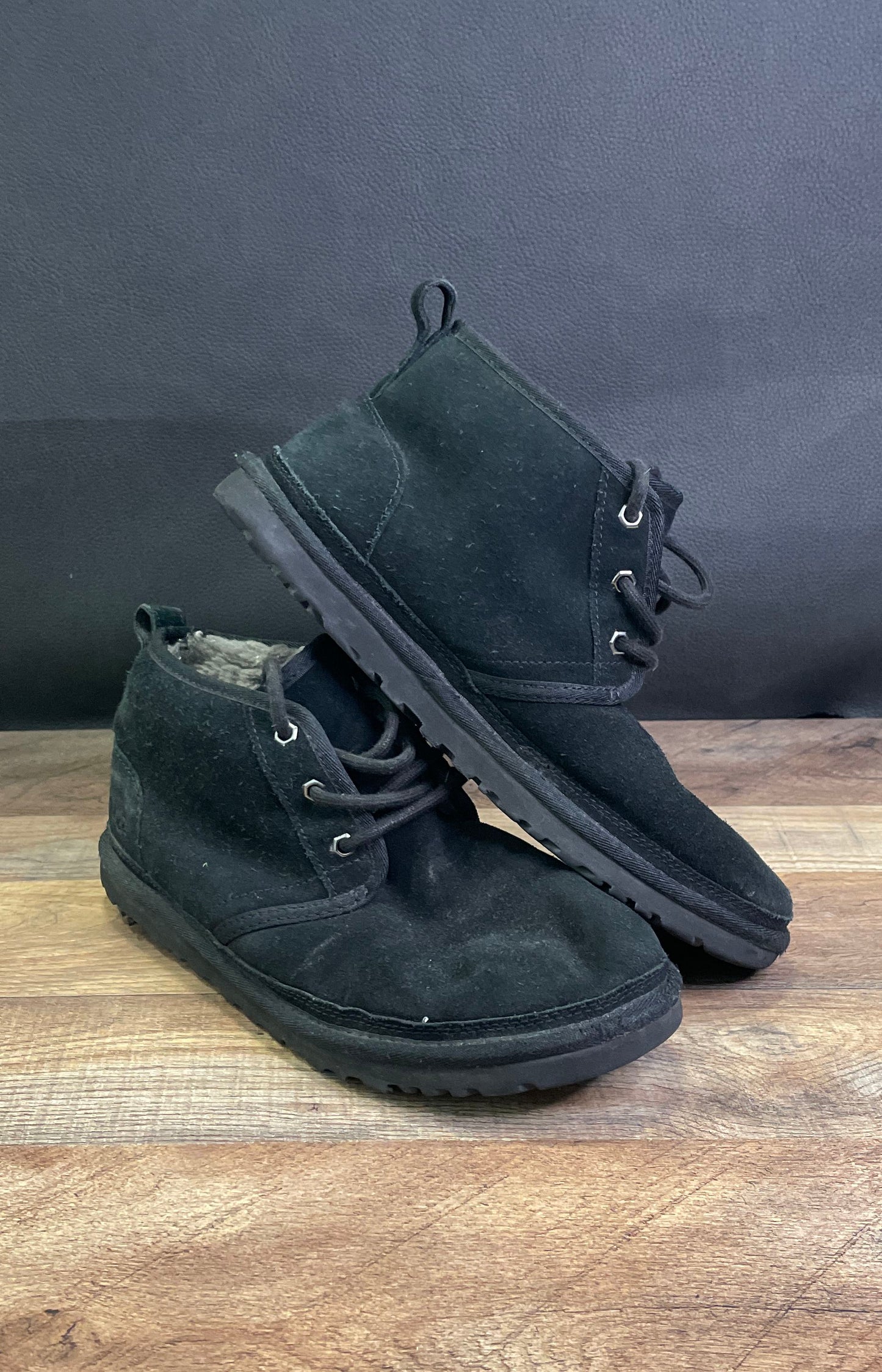 UGG Neumel Black Suede Shearling Lined Lace Up Chukka Boots Men's Size 9