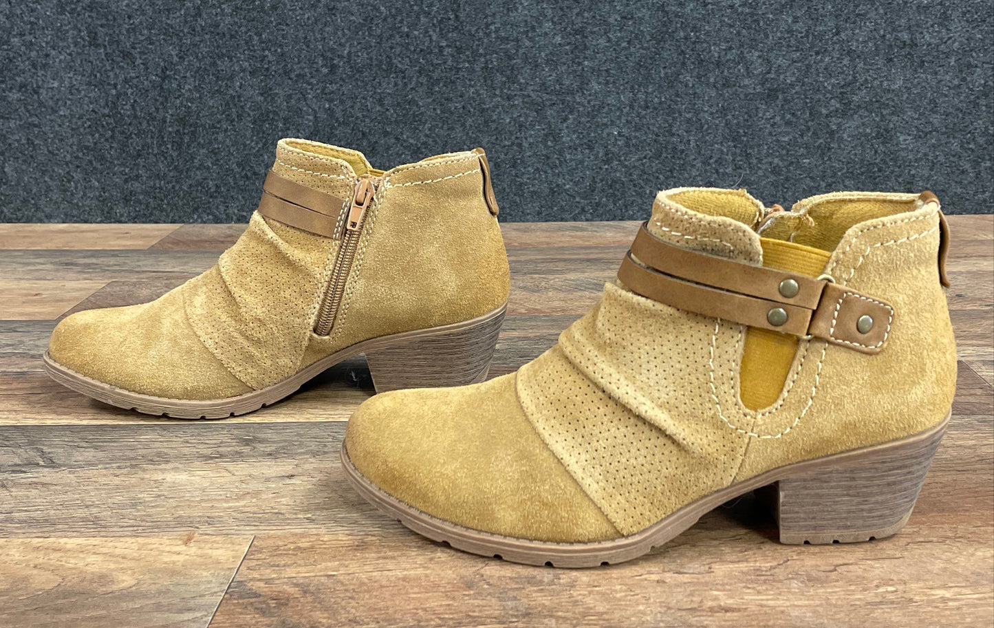 Earth Origins Odel Bone Brown Suede Ankle Boots Women's Size 8 M