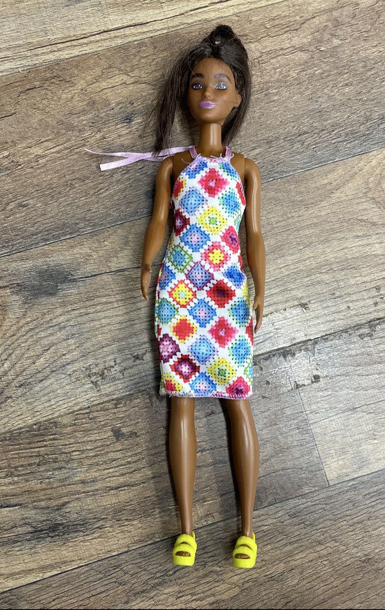 Mattel Barbie Doll Lot of 5 Modern Dolls with Chelsea & Mixed Fashion Clothes