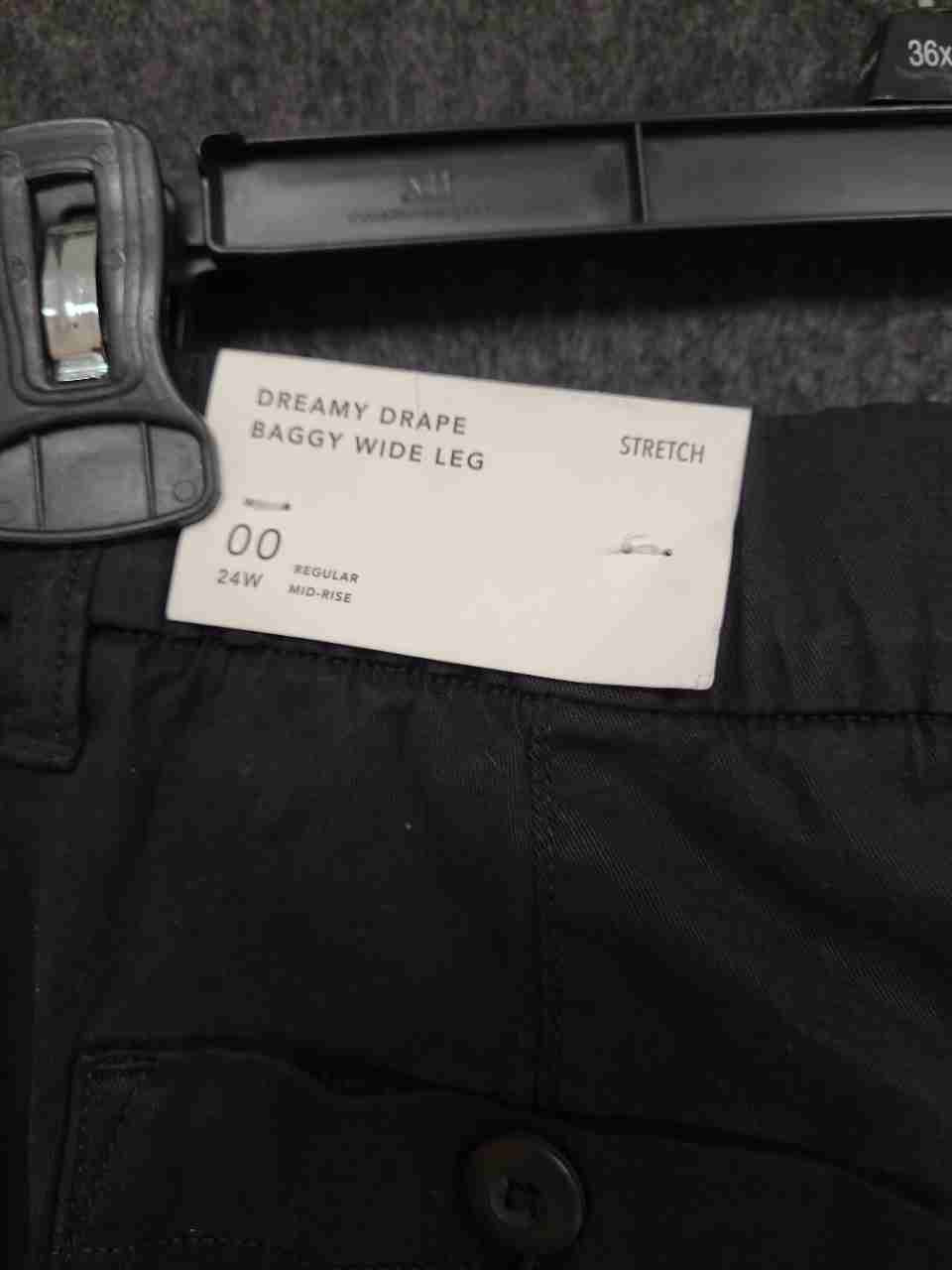 American Eagle Women's Dreamy Drape Baggy Wide Leg Cargo Pants Black Sz 00 NWT