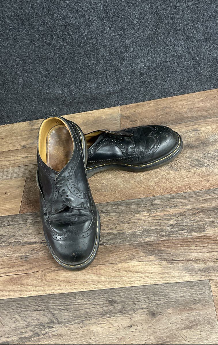 Vintage 90s Dr. Martens 3989 Made in England Black Leather Brogue Size 8