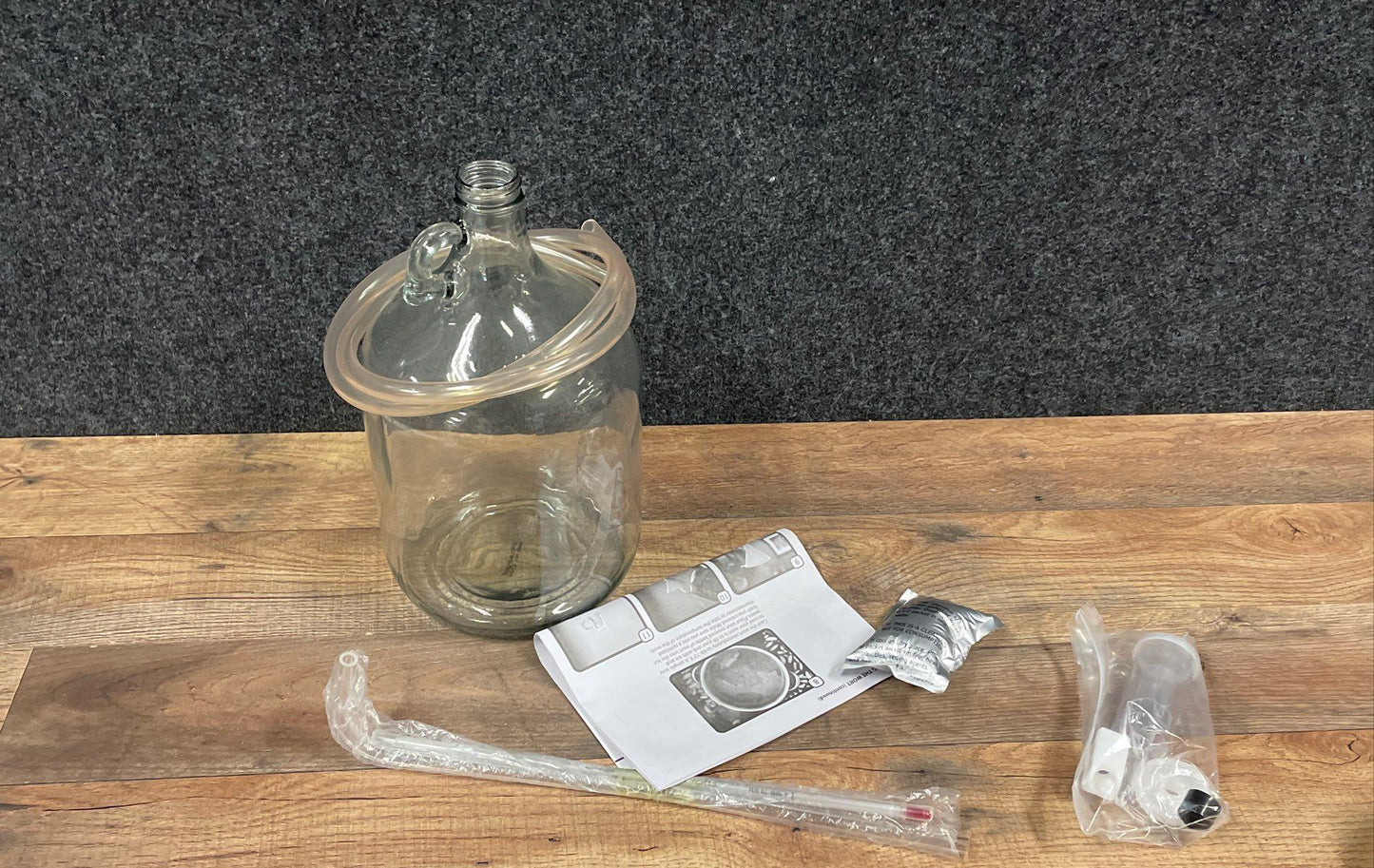 Sharper Image 12 Piece Home Brew Beer Making Kit Pale Ale 1 Gallon FOR PARTS