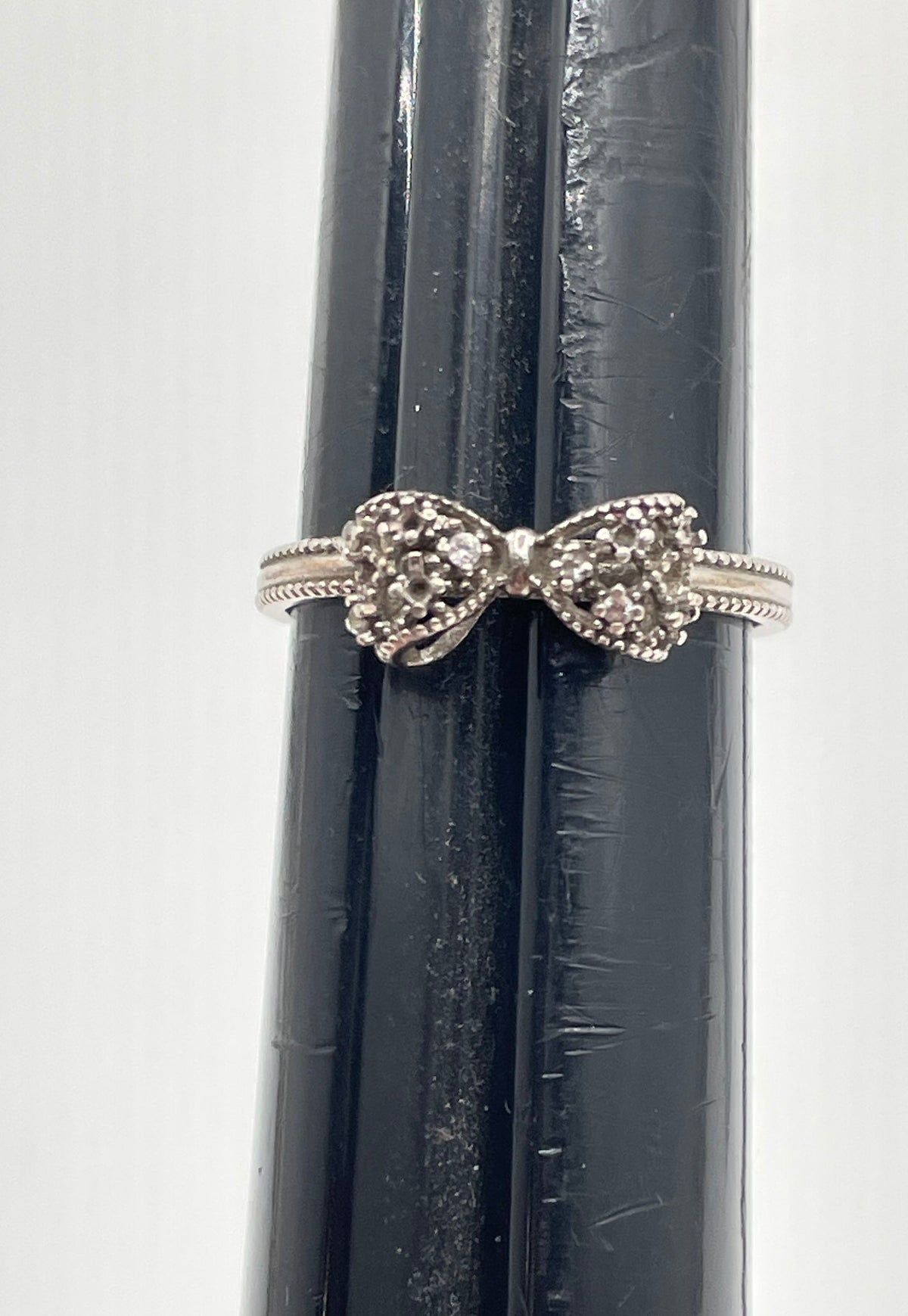 925 Sterling Silver CZ Accent Bow Ribbon Ring 2.1g *Missing Stones*
