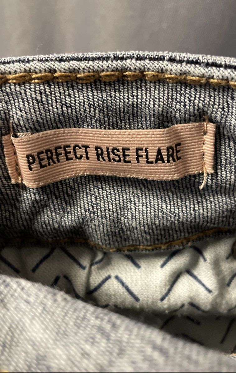 Ariat Women's Blue R.E.A.L. Denim Perfect Rise Flare Raw Hem Jeans Sz 27XL