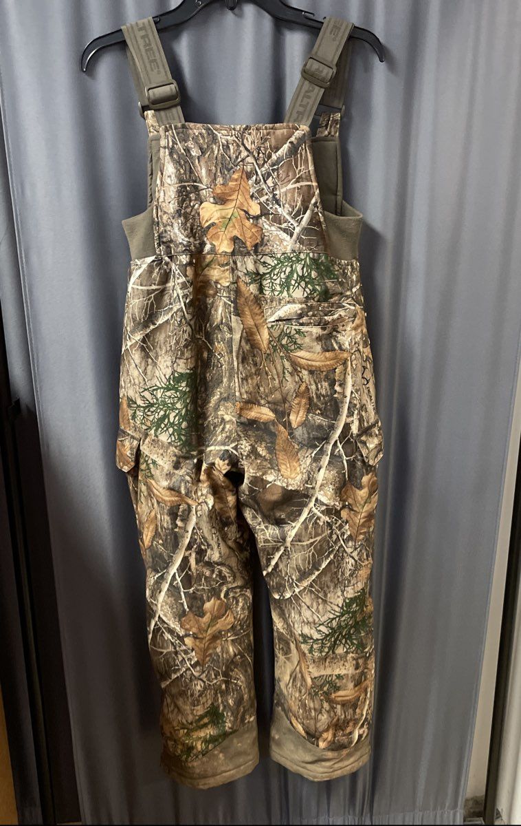 Realtree Youth Edge Camo Insulated Bib Overalls Cargo Pockets Zip Leg Sz L