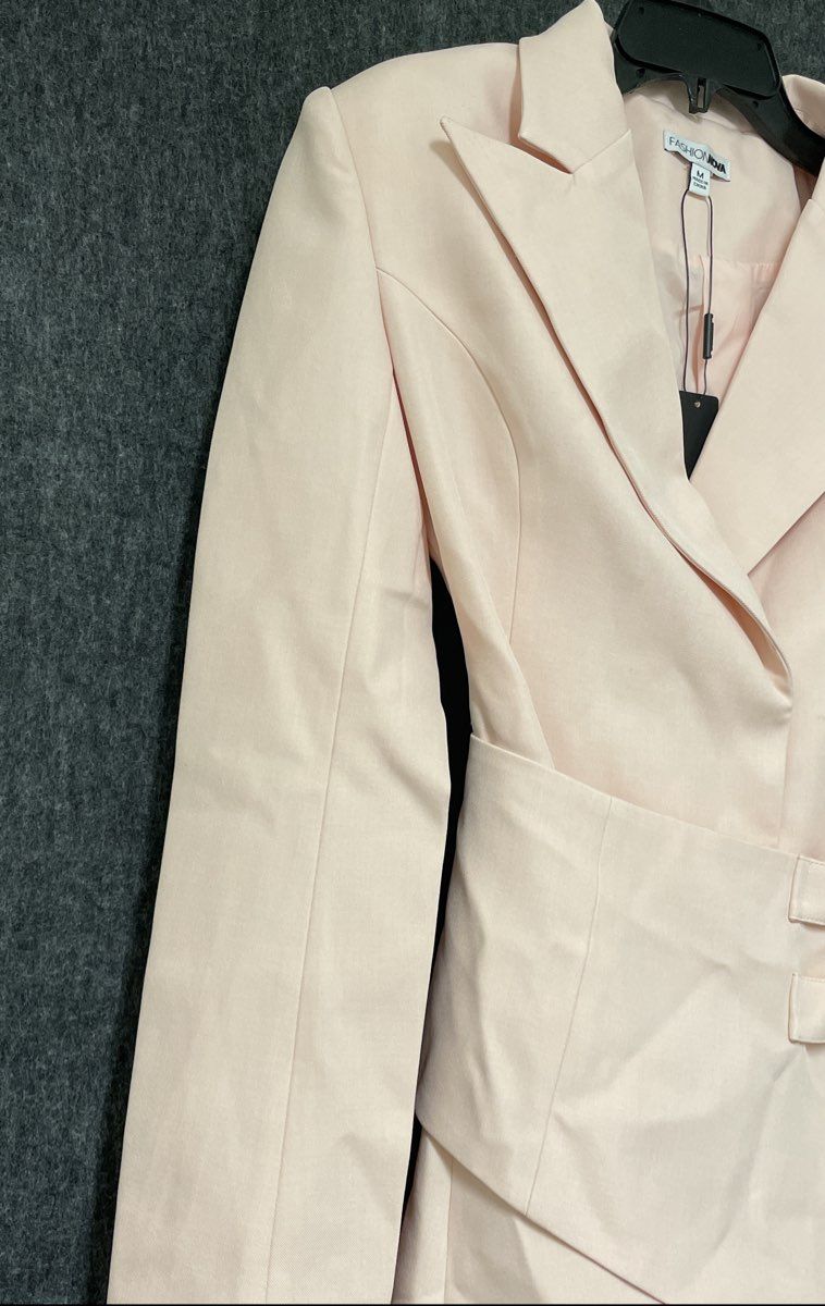 Fashion Nova Women's Pale Pink Asymmetrical Buckle Belted Blazer Sz M NWT