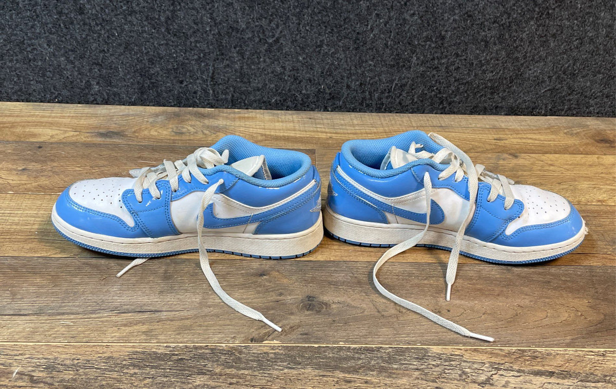 Nike Air Jordan 1 Low SE University Blue White Patent GS Size 5.5Y FZ3929-114