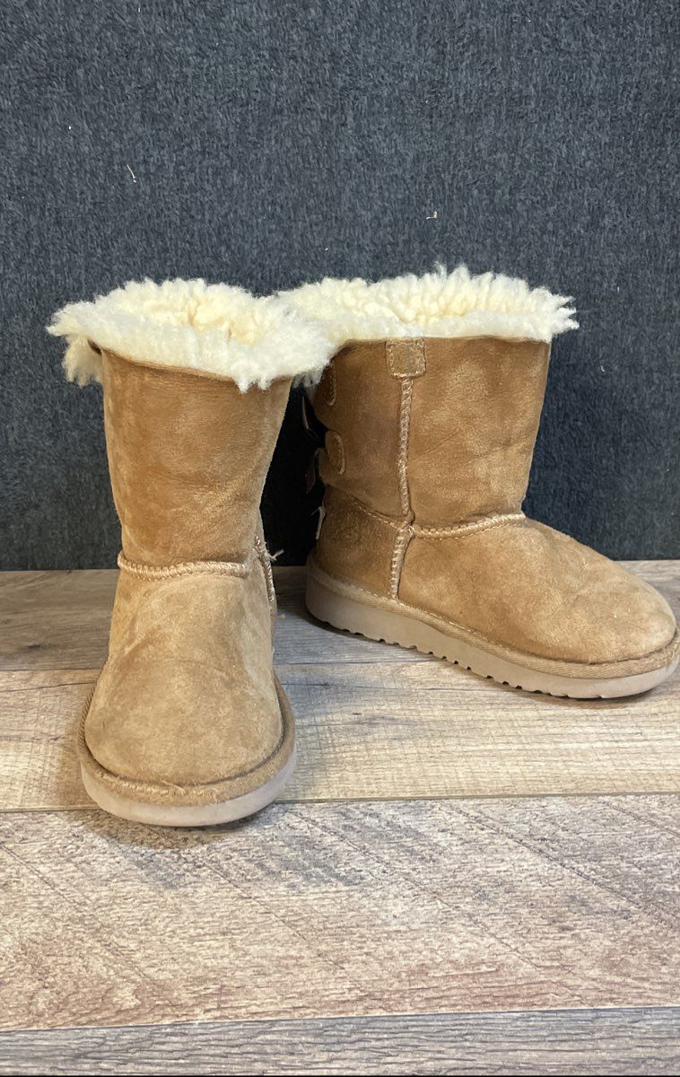 UGG Bailey Bow Chestnut Brown Suede Shearling Boots Toddler Size 9