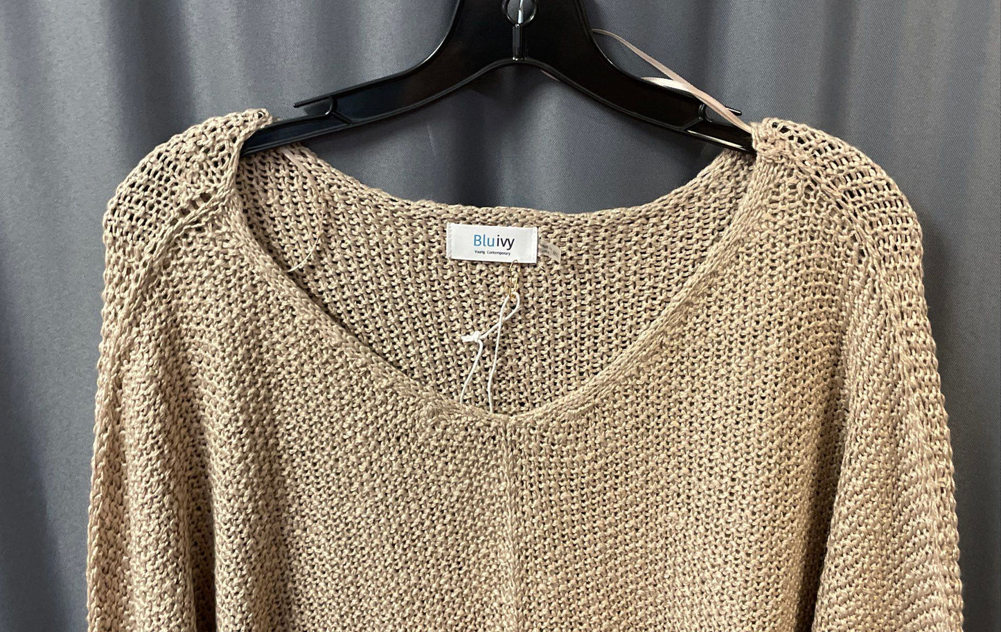Bluivy Women's Taupe Loose Open Knit V-Neck Pullover Sweater NWT Sz M/L